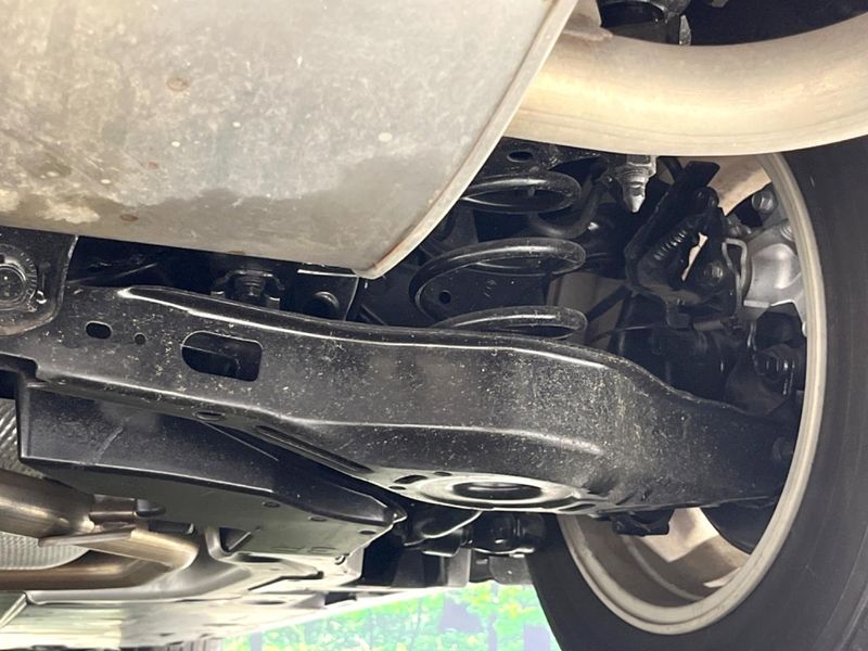 2017 Toyota Prius DAA-ZVW50 (UW-6a715a8e7a5c8)[23]