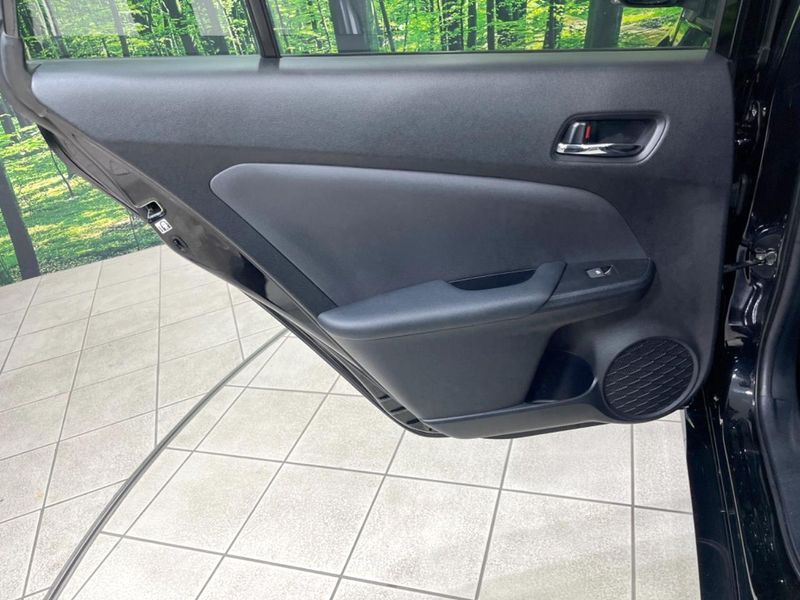2017 Toyota Prius DAA-ZVW50 (UW-6a715a8e7a5c8)[14]
