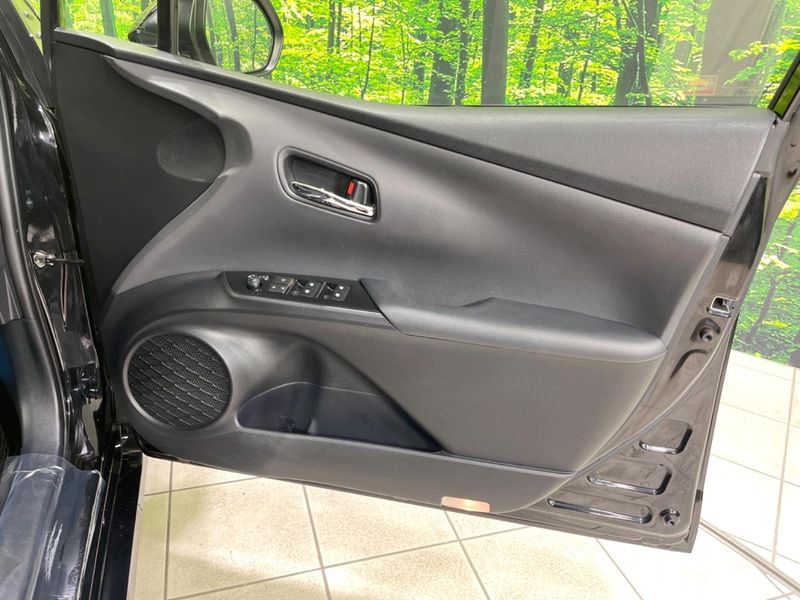 2017 Toyota Prius DAA-ZVW50 (UW-6a715a8e7a5c8)[17]