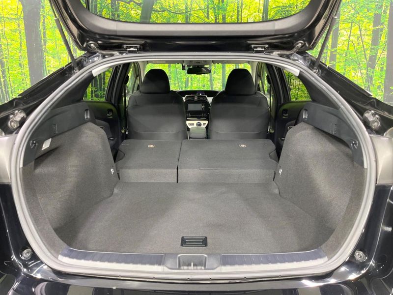 2017 Toyota Prius DAA-ZVW50 (UW-6a715a8e7a5c8)[21]