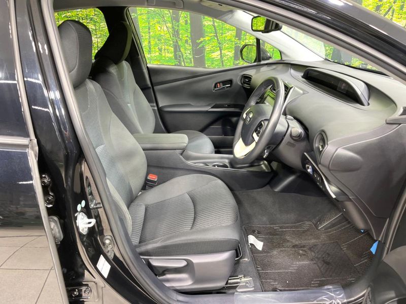 2017 Toyota Prius DAA-ZVW50 (UW-6a715a8e7a5c8)[10]