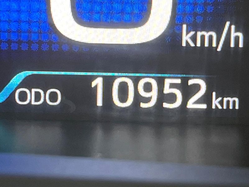 2017 Toyota Prius DAA-ZVW50 (UW-6a715a8e7a5c8)[2]