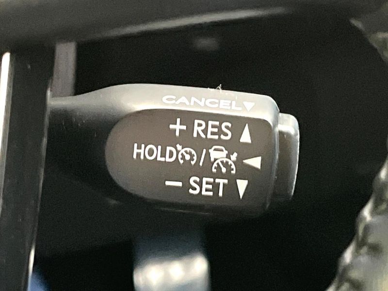 2019 Toyota Prius DAA-ZVW51 (UW-6a715a9340249)[17]