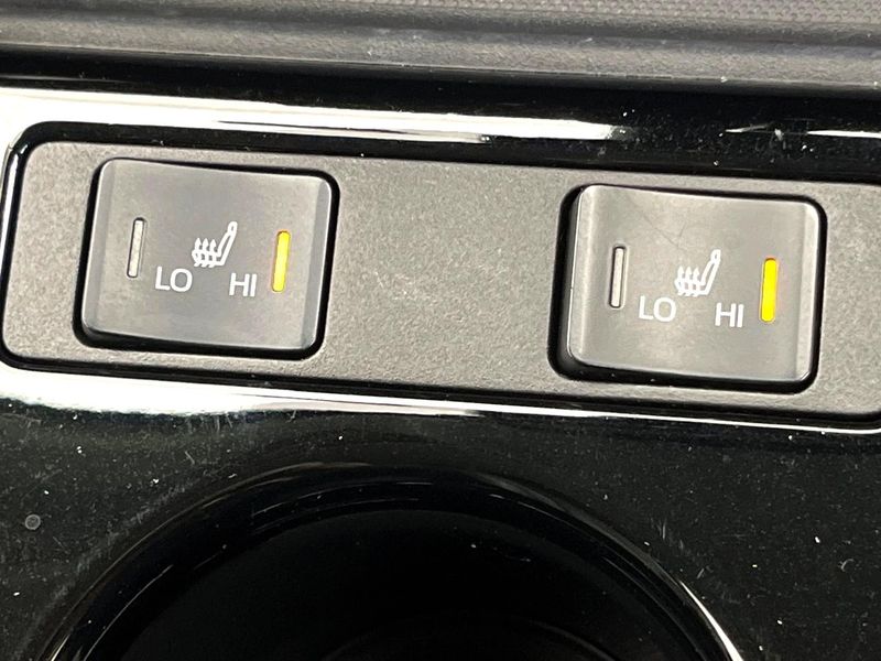 2019 Toyota Prius DAA-ZVW51 (UW-6a715a9340249)[21]