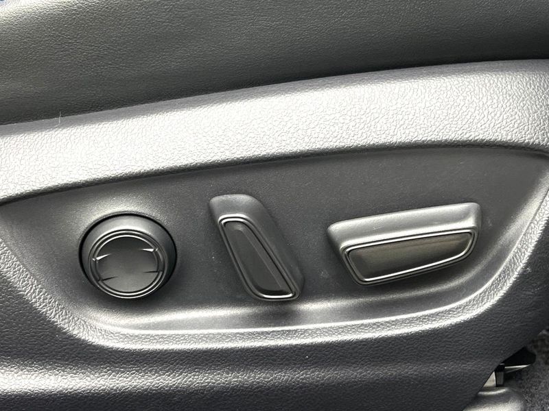 2019 Toyota Prius DAA-ZVW51 (UW-6a715a9340249)[8]