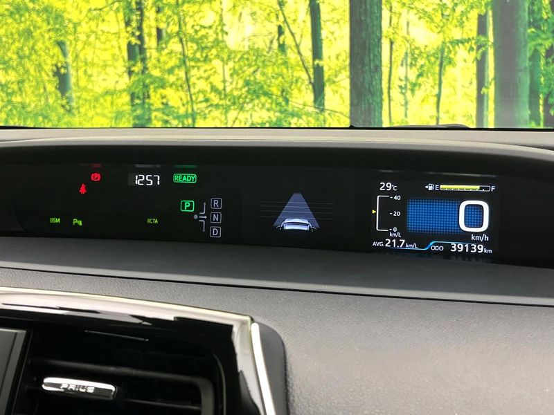 2019 Toyota Prius DAA-ZVW51 (UW-6a715a9340249)[25]