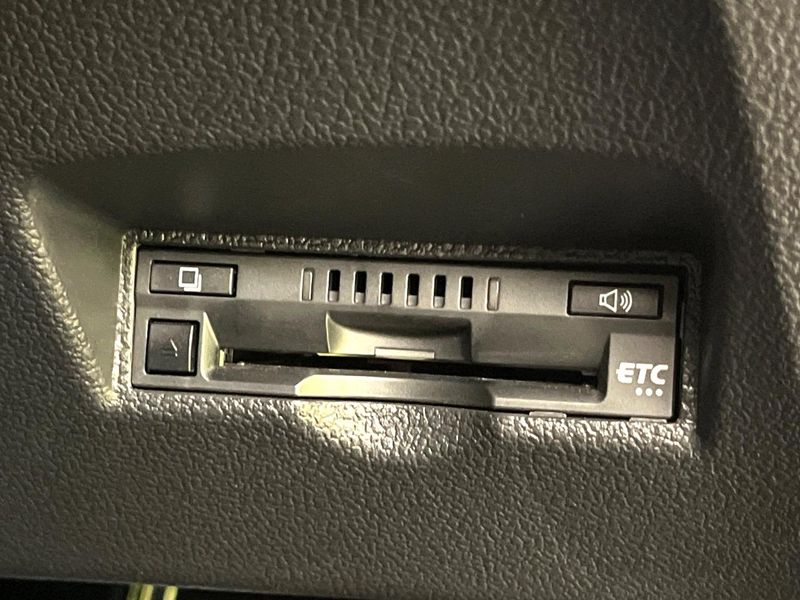 2019 Toyota Prius DAA-ZVW51 (UW-6a715a9340249)[9]