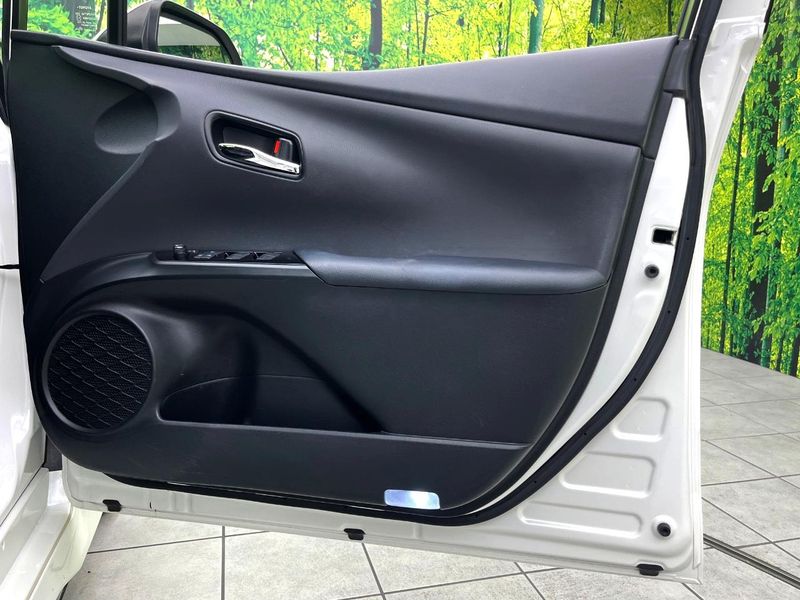 2019 Toyota Prius DAA-ZVW51 (UW-6a715a9340249)[6]