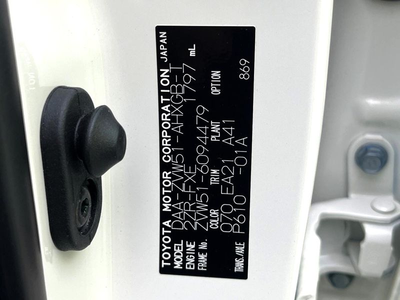 2019 Toyota Prius DAA-ZVW51 (UW-6a715a9340249)[1]