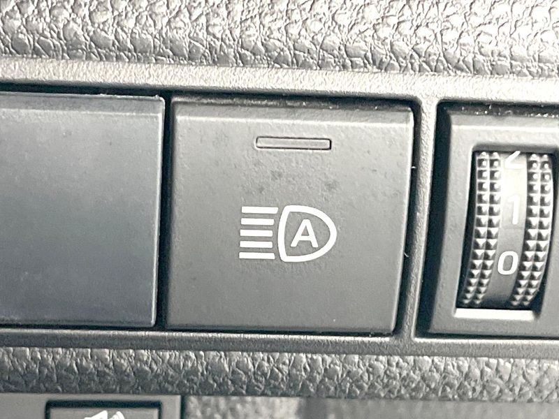 2019 Toyota Corolla Sport 6AA-ZWE211H (UW-6a715a9ec7a5d)[23]