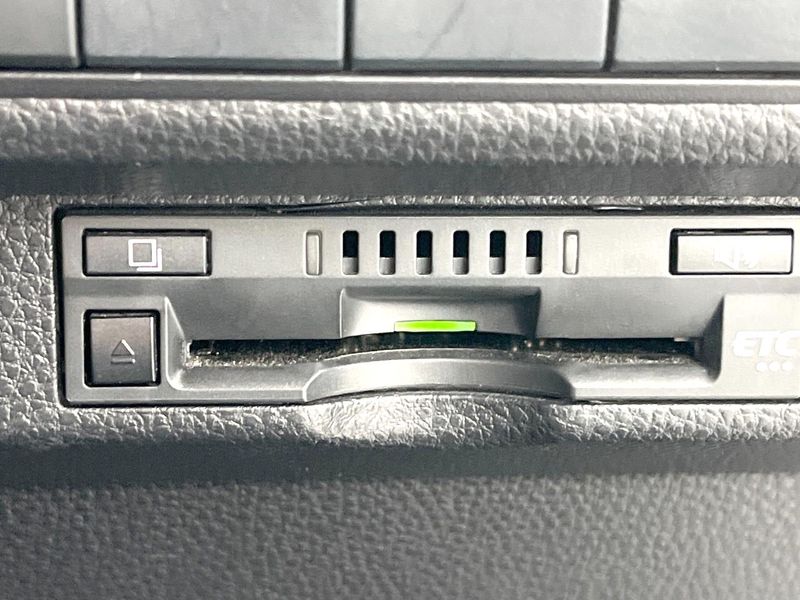 2019 Toyota Corolla Sport 6AA-ZWE211H (UW-6a715a9ec7a5d)[22]