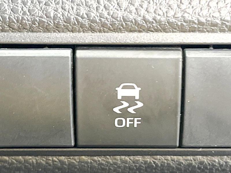 2019 Toyota Corolla Sport 6AA-ZWE211H (UW-6a715a9ec7a5d)[24]