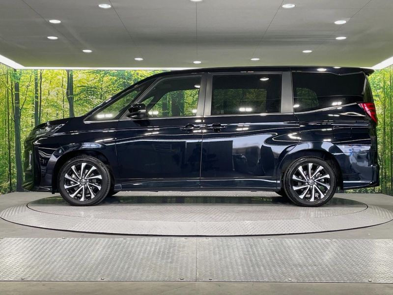 2022 Toyota Noah 6AA-ZWR90W (UW-6a715aab5d01e)[19]