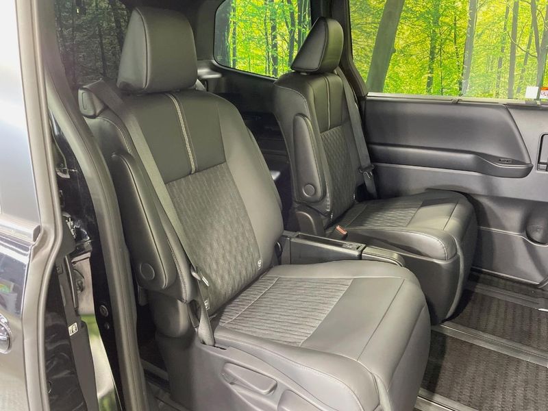 2022 Toyota Noah 6AA-ZWR90W (UW-6a715aab5d01e)[28]