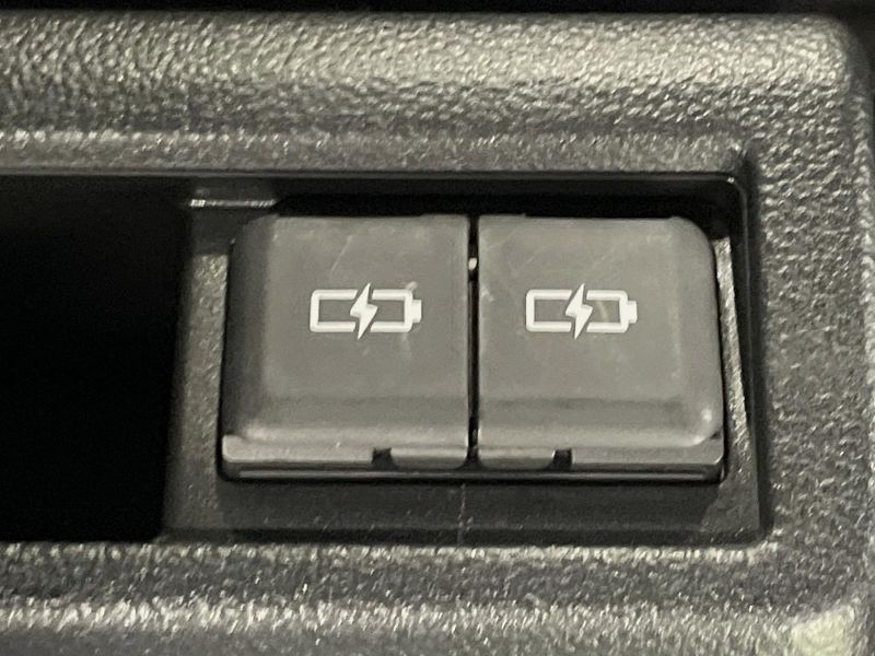 2022 Toyota Noah 6AA-ZWR90W (UW-6a715aab5d01e)[29]
