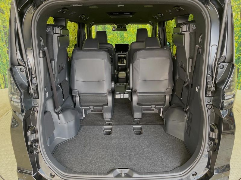 2024 Toyota Voxy 6AA-ZWR90W (UW-6a715ab1b3f3e)[27]