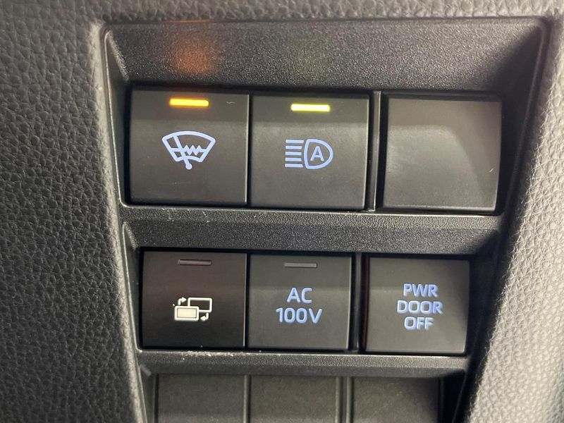 2023 Toyota Voxy 6AA-ZWR95W (UW-6a715ab79ce56)[22]