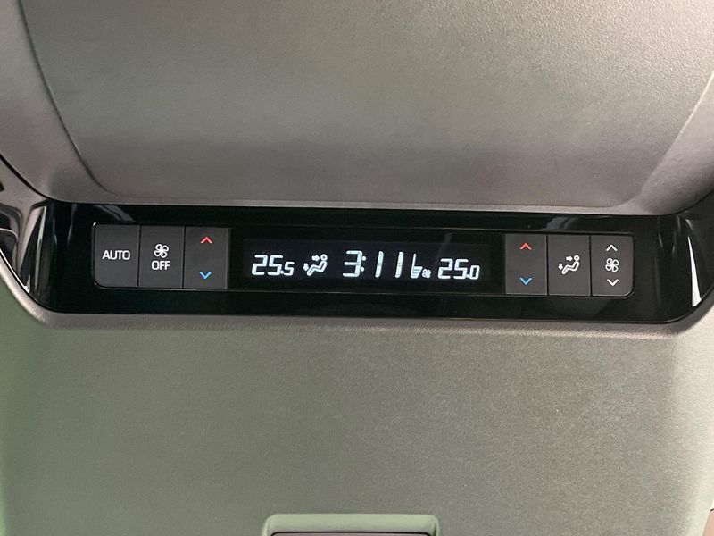 2024 Toyota Vellfire Hybrid 6AA-AAHH40W (UW-6a72a8044789a)[22]