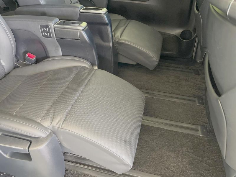 2020 Toyota Alphard 3BA-AGH30W (UW-6a72a8237780d)[11]