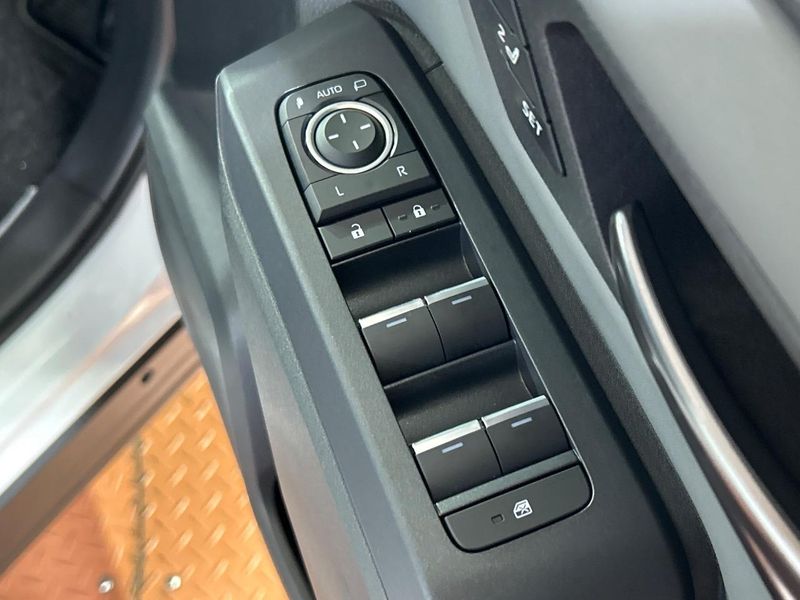2026 Toyota RAV4 6AA-AXAN64 (UW-6a72a84e02a3e)[4]