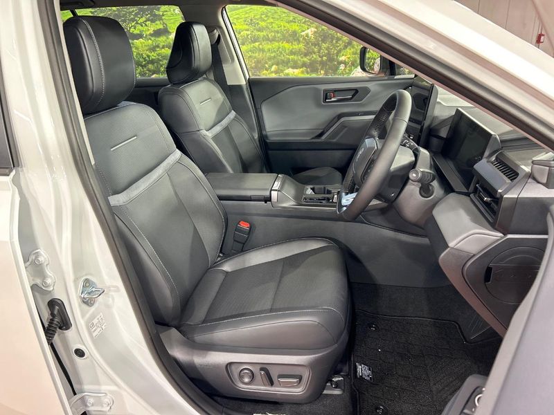 2026 Toyota RAV4 6AA-AXAN64 (UW-6a72a84e02a3e)[24]