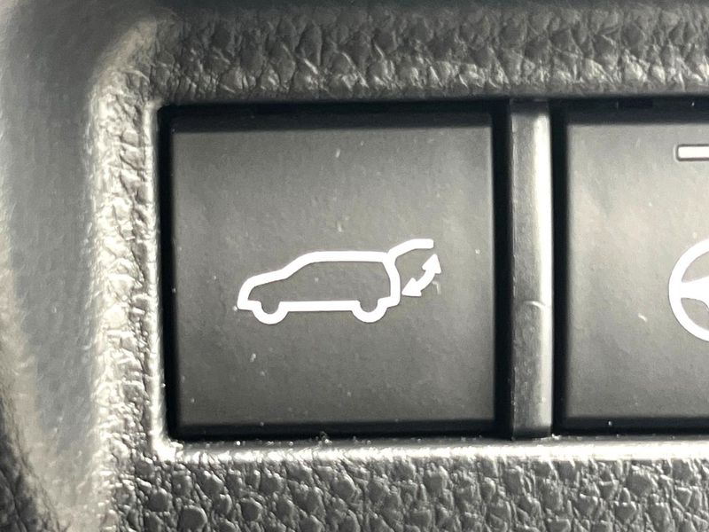 2021 Toyota Harrier Hybrid 6AA-AXUH80 (UW-6a72a8514a6d2)[19]