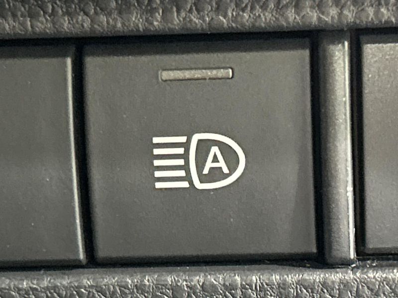 2020 Toyota Harrier Hybrid 6AA-AXUH85 (UW-6a72a85a46893)[27]