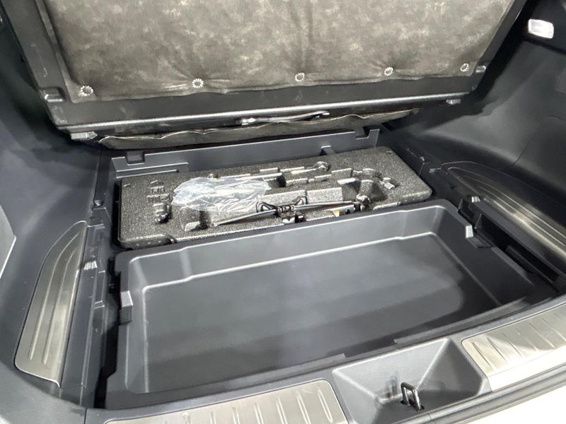2020 Toyota Harrier Hybrid 6AA-AXUH85 (UW-6a72a85a46893)[6]