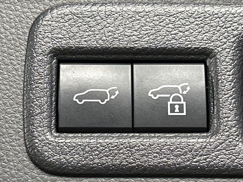 2022 Toyota Harrier Hybrid 6AA-AXUH85 (UW-6a72a85b16955)[9]