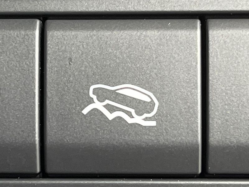 2021 Mazda MX-30 5AA-DREJ3P (UW-6a72a8cbc6f51)[18]