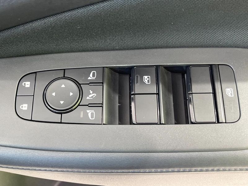 2022 Nissan Note 6AA-E13 (UW-6a72a8d605846)[18]