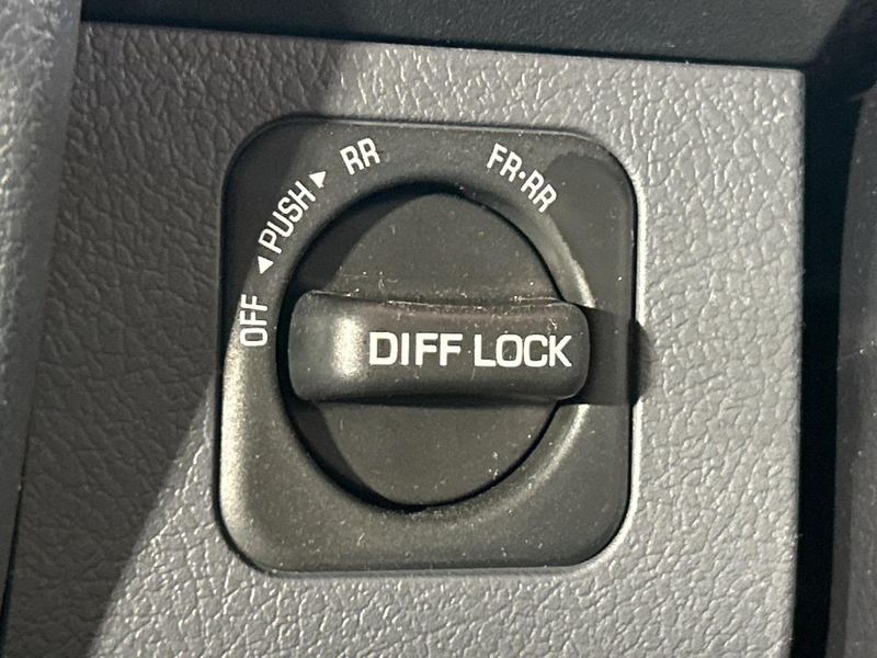 2025 Toyota Land Cruiser 70 3DA-GDJ76W (UW-6a72a8f5d1c82)[26]