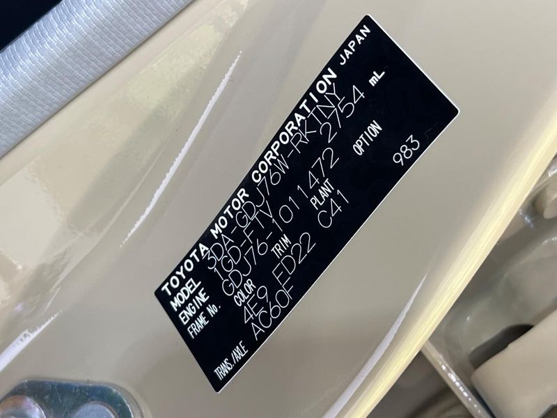 2025 Toyota Land Cruiser 70 3DA-GDJ76W (UW-6a72a8f6a102a)[1]