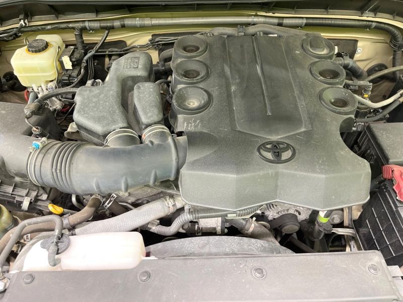 2016 Toyota FJ CRUISER CBA-GSJ15W (UW-6a72a91bee69e)[5]