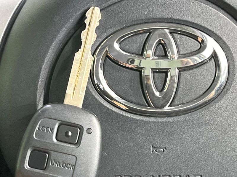 2016 Toyota FJ CRUISER CBA-GSJ15W (UW-6a72a91bee69e)[25]