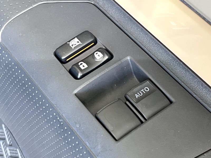 2016 Toyota FJ CRUISER CBA-GSJ15W (UW-6a72a91bee69e)[23]