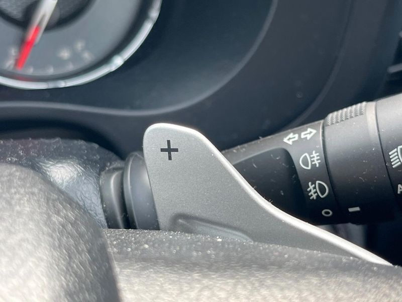 2023 Toyota Hilux 3DF-GUN125 (UW-6a72a92991f5d)[14]