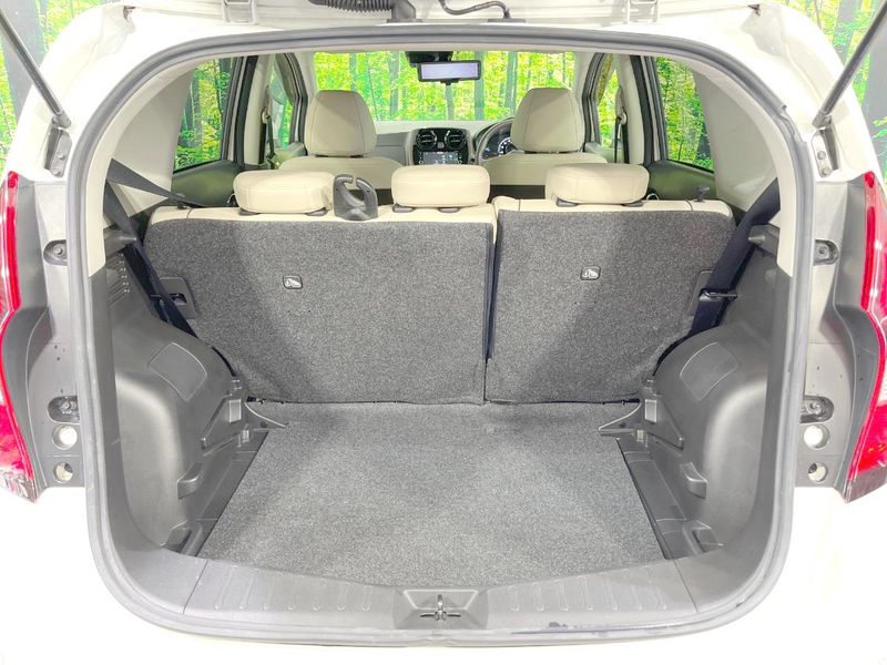 2017 Nissan Note DAA-HE12 (UW-6a72a9382d643)[20]