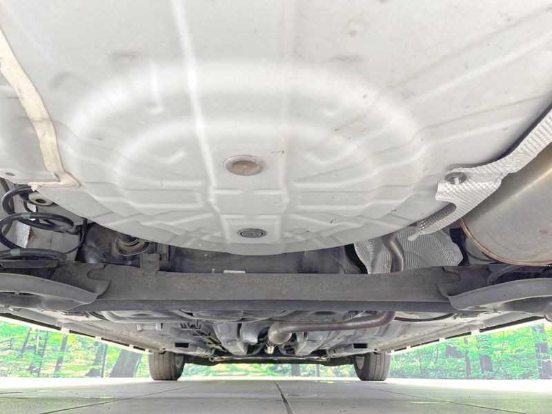2017 Nissan Note DAA-HE12 (UW-6a72a9382d643)[22]
