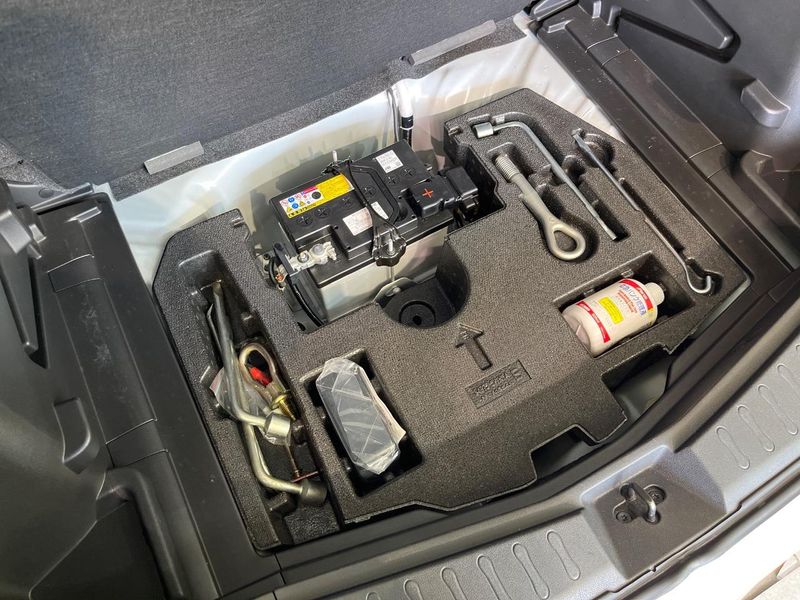 2017 Nissan Note DAA-HE12 (UW-6a72a9390ac0c)[21]