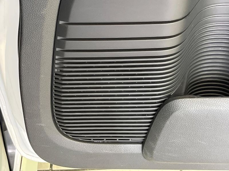 2022 Honda N-BOX CUSTOM 6BA-JF3 (UW-6a72a98d62dcb)[25]