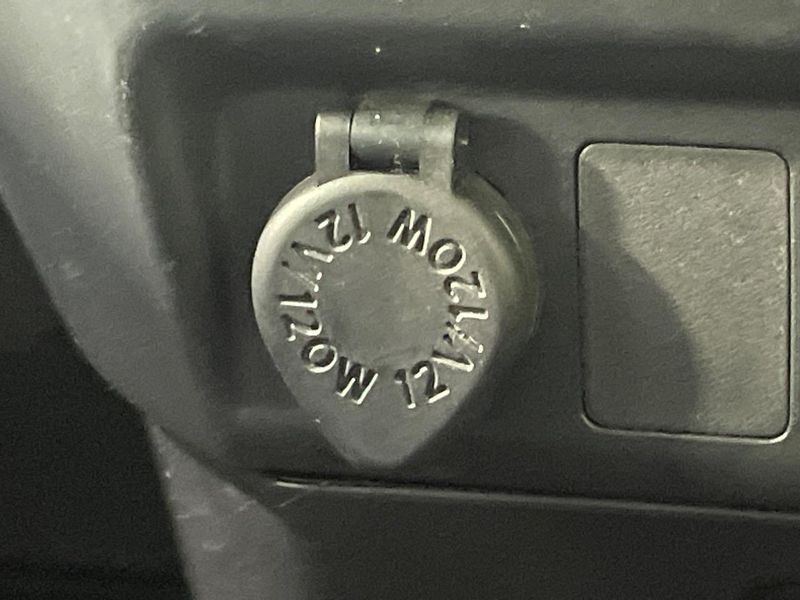 2017 Toyota Roomy DBA-M900A (UW-6a72aa3ca5140)[21]