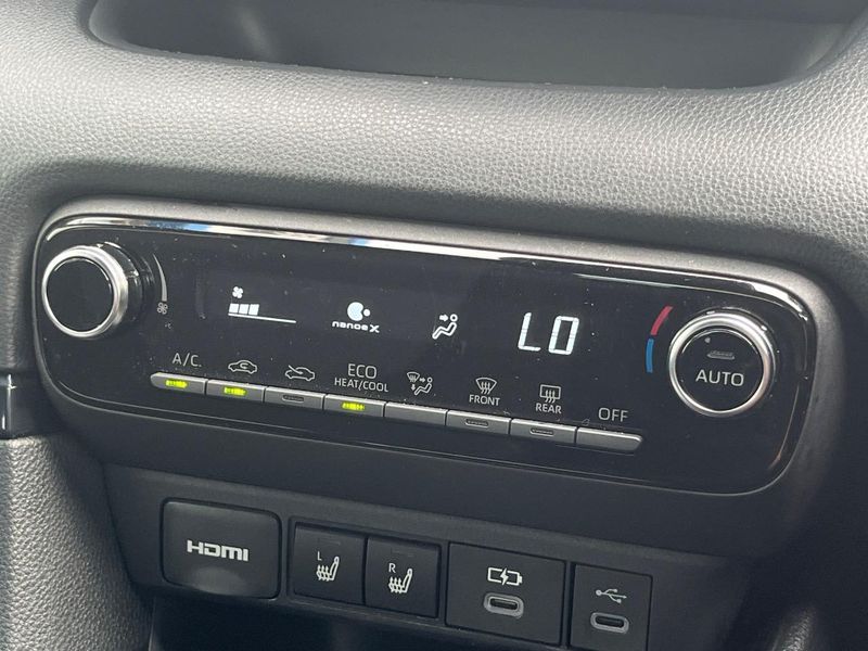 2024 Toyota Yaris 6AA-MXPH14 (UW-6a72aacc5fde1)[12]