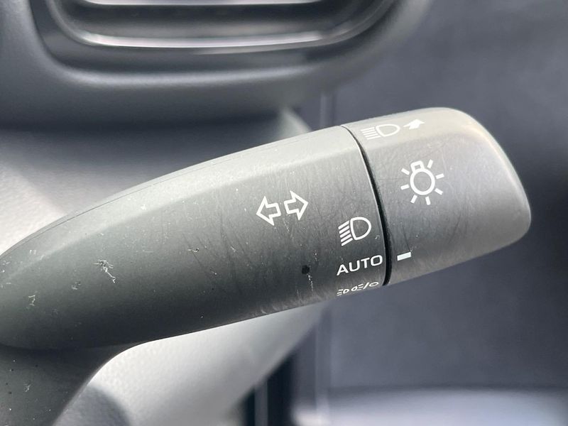 2024 Toyota Yaris 6AA-MXPH14 (UW-6a72aacc5fde1)[9]