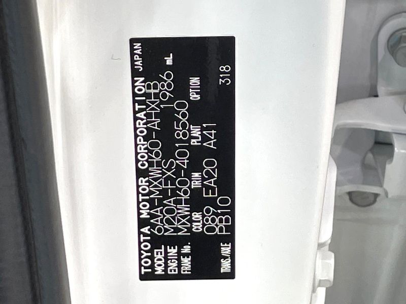 2023 Toyota Prius 6AA-MXWH60 (UW-6a72aafa1b1a0)[1]