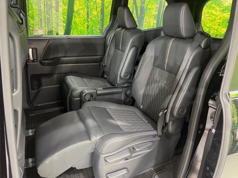 2023 Toyota Noah 6BA-MZRA90W (UW-6a72ab0805e8a)[26]