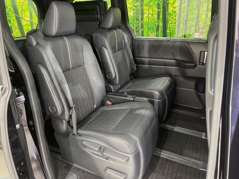 2023 Toyota Noah 6BA-MZRA90W (UW-6a72ab0805e8a)[21]