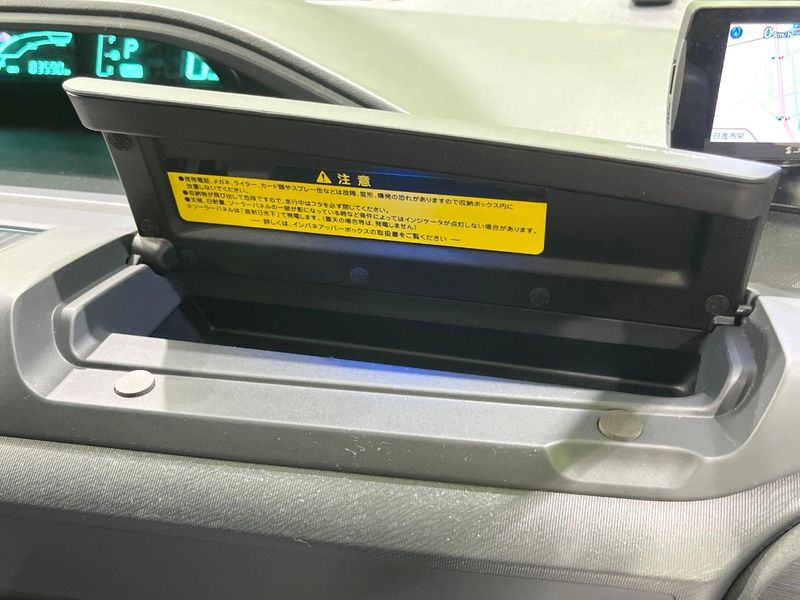 2013 Toyota Aqua DAA-NHP10 (UW-6a72ab15d9206)[18]