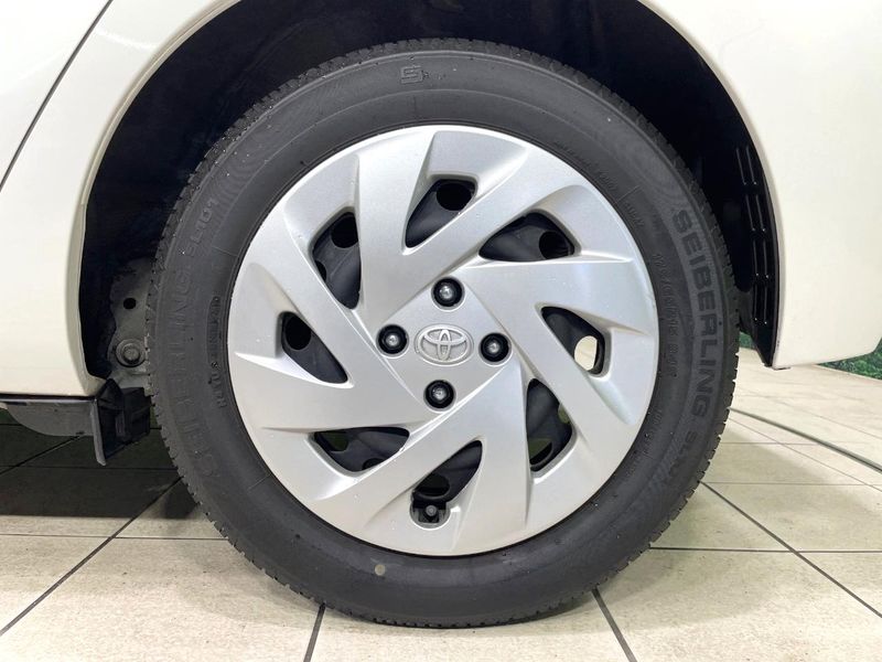 2015 Toyota Aqua DAA-NHP10 (UW-6a72ab17e042d)[7]
