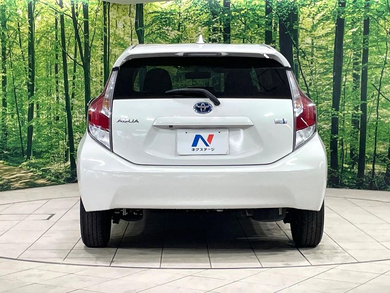 2015 Toyota Aqua DAA-NHP10 (UW-6a72ab17e042d)[25]